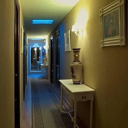 El Caballo Blanco 2*